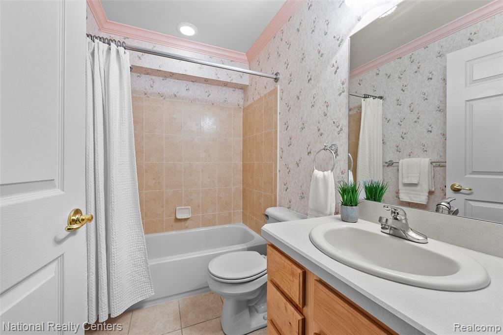 49455 N Glacier Avenue, 43, Northville, MI 48168 — Photo 21