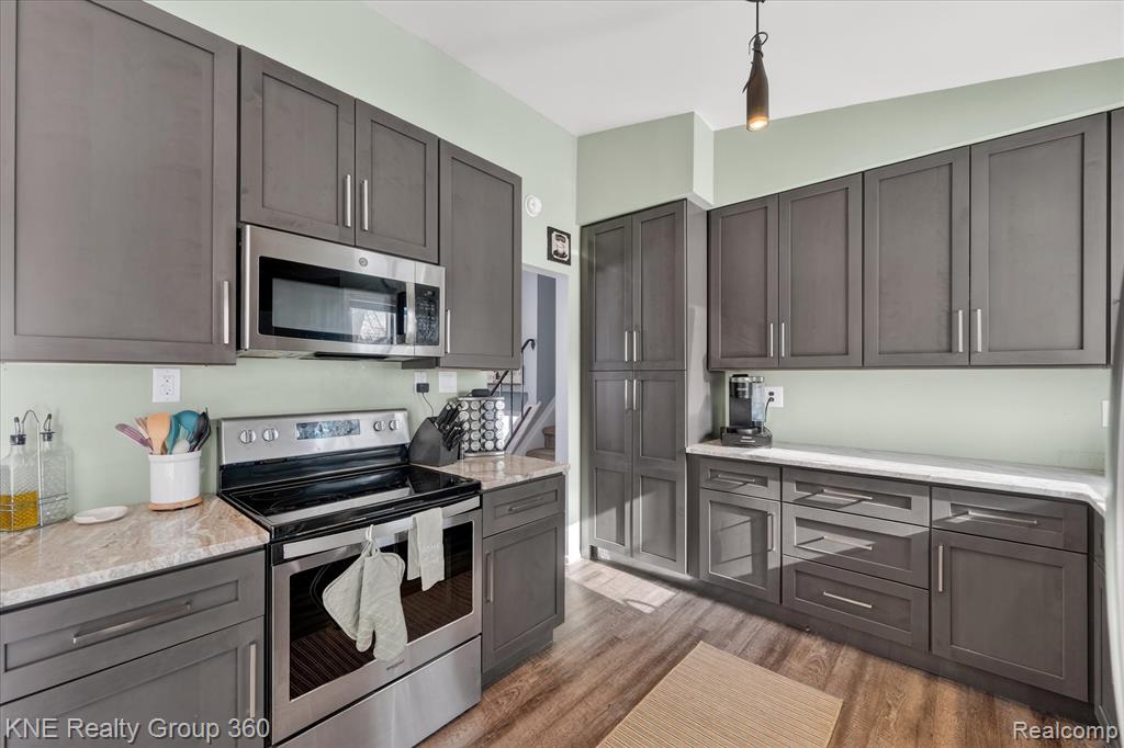 5423 Mikewood Drive, Waterford, MI 48327 — Photo 11