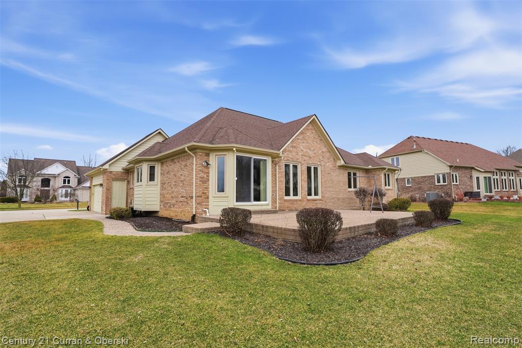 43612 Hoptree Drive, Sterling Heights, MI 48314 — Photo 35
