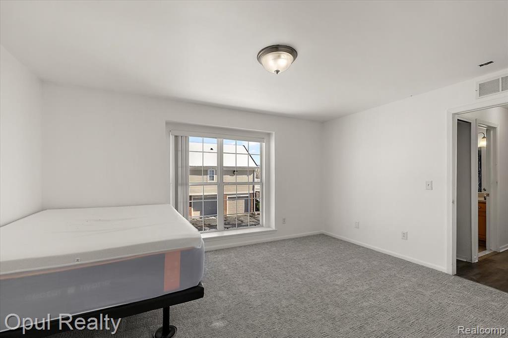 28263 Oakmonte Circle, New Hudson, MI 48165 — Photo 14