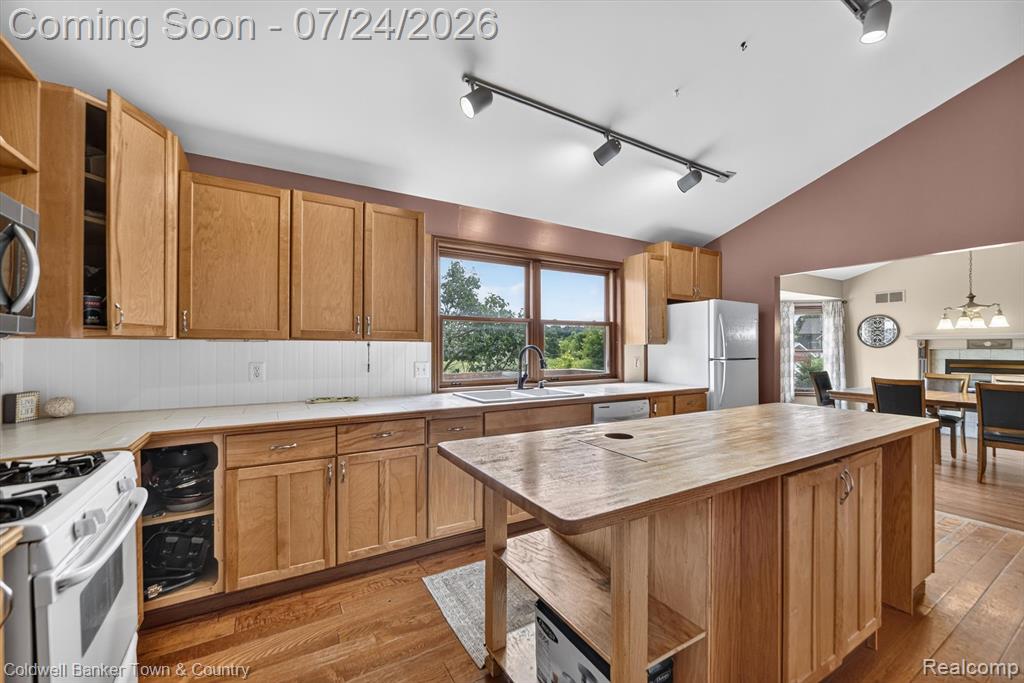 8175 Farley Road, Pinckney, MI 48169 — Photo 16