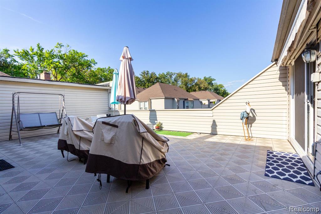 8095 Colony Drive, 23, Grosse Ile, MI 48138 — Photo 13