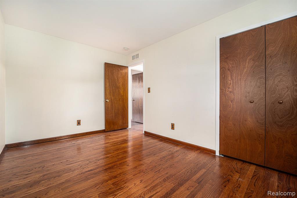 8231 Doncaster Drive, Sterling Heights, MI 48312 — Photo 23