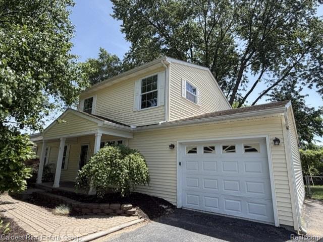 815 Manzano Drive, Wolverine Lake, MI 48390