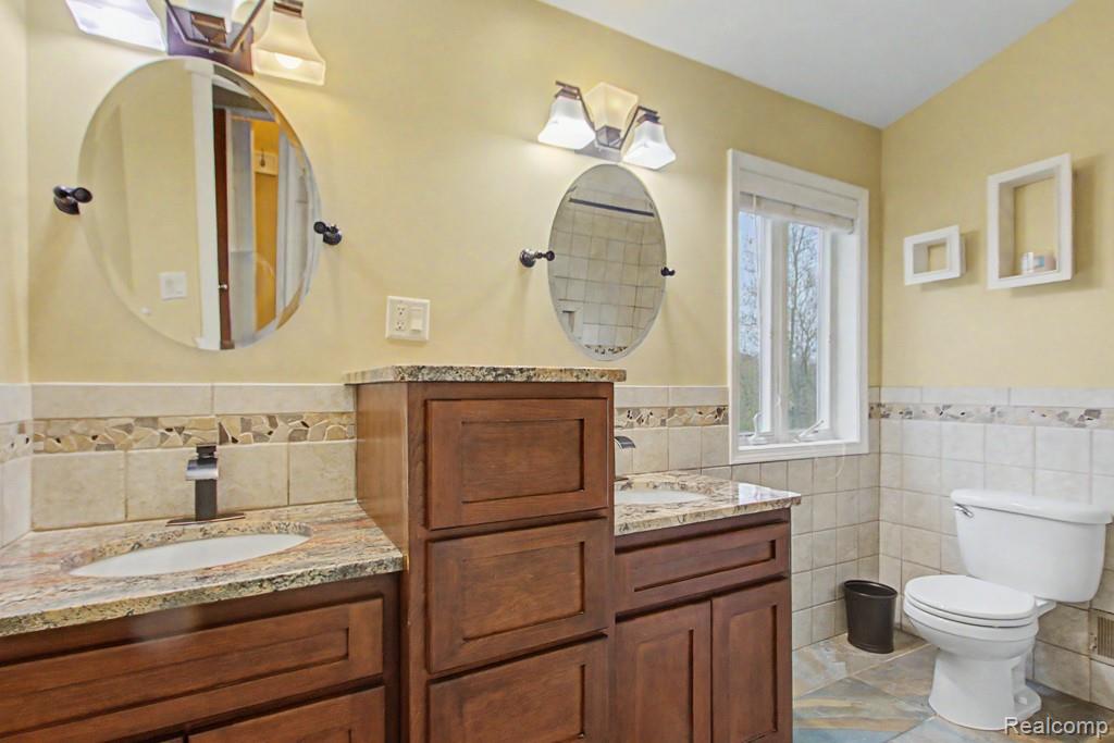 1160 S Garner Road, Milford, MI 48380 — Photo 21