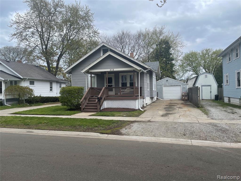 218 16th Street, Port Huron, MI 48060 — Photo 2
