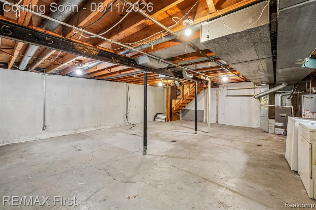 5950 Diamond Drive, Troy, MI 48085 — Photo 35