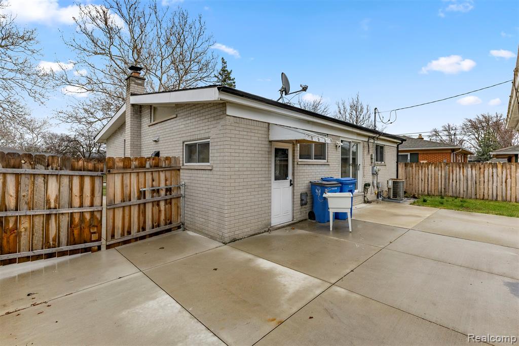 7423 Amboy Street, Dearborn Heights, MI 48127 — Photo 38