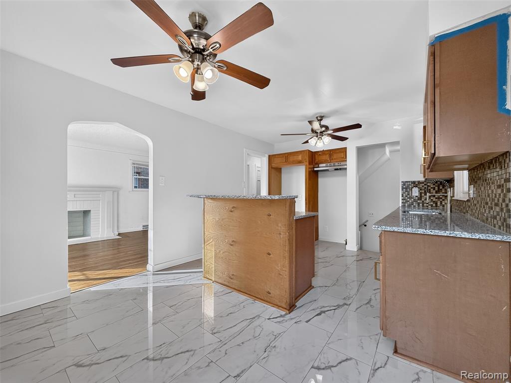 5566 Lakepointe Street, Detroit, MI 48224 — Photo 9