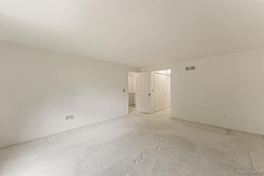 3702 Old Creek Road, Troy, MI 48084 — Photo 14