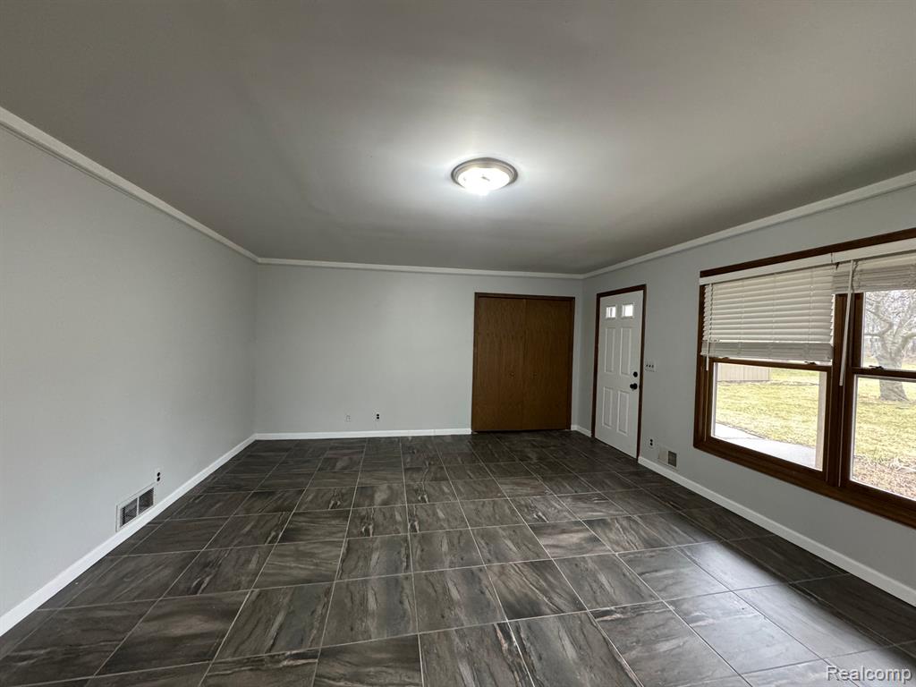 6218 N INKSTER Road, Dearborn Heights, MI 48127 — Photo 5