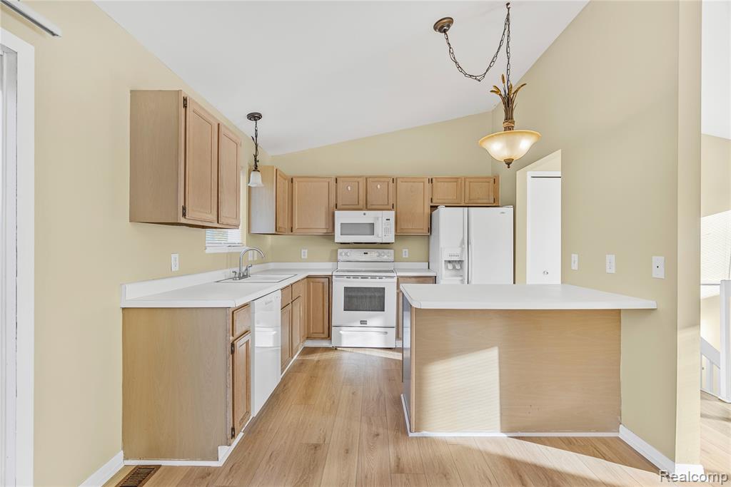 6068 Hearthside Place, Grand Blanc, MI 48439 — Photo 26