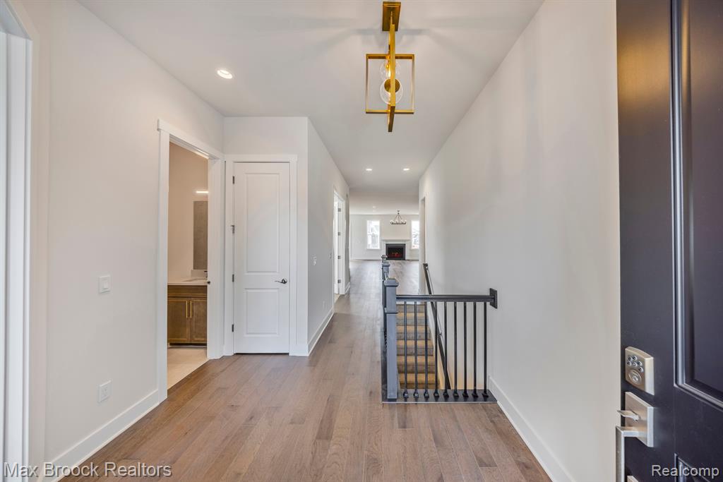 5636 Suffolk Court, West Bloomfield, MI — Photo 3