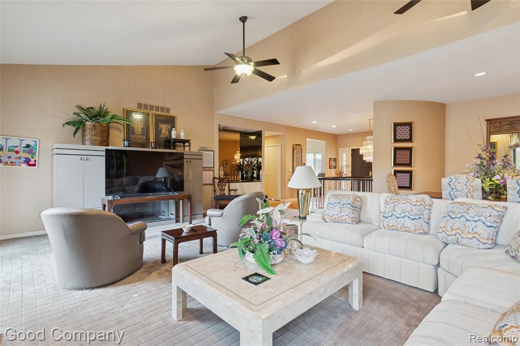 5104 Woodcliff Hill Road W, West Bloomfield, MI 48323 — Photo 11