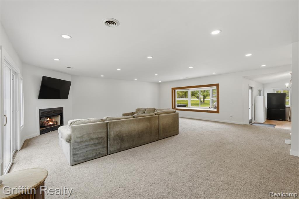9198 Silver Lake Road, Linden, MI 48451 — Photo 13
