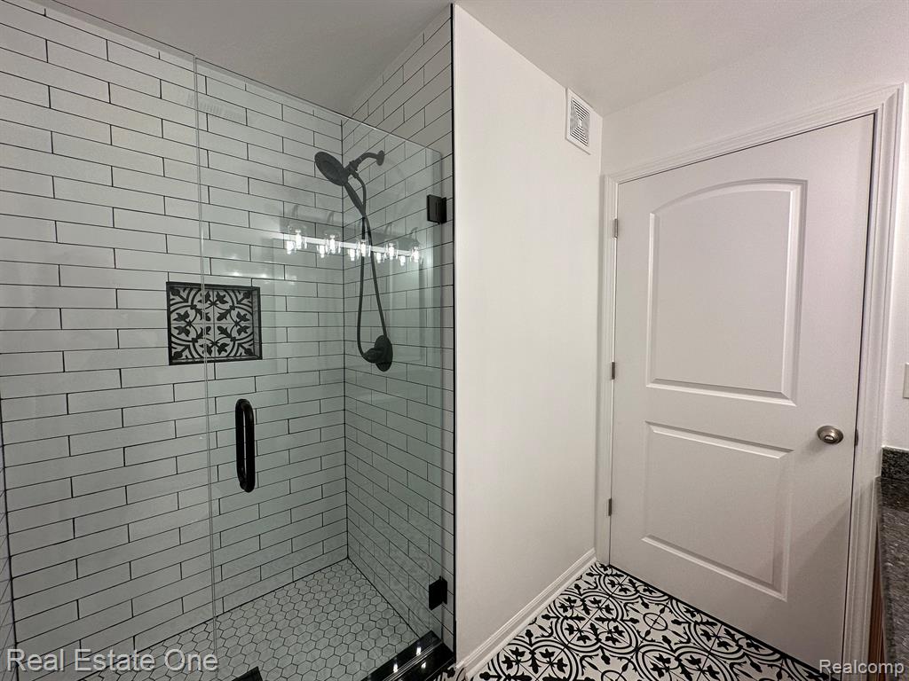 28289 S POINTE Lane, New Baltimore, MI — Photo 16