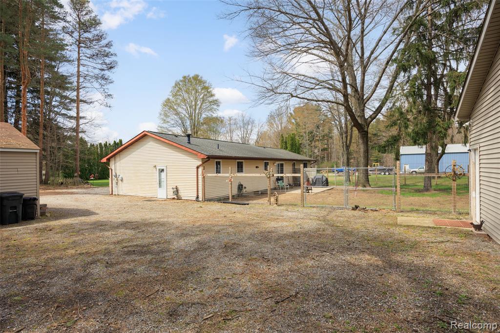 8639 Stone Road, Clay, MI 48001 — Photo 20
