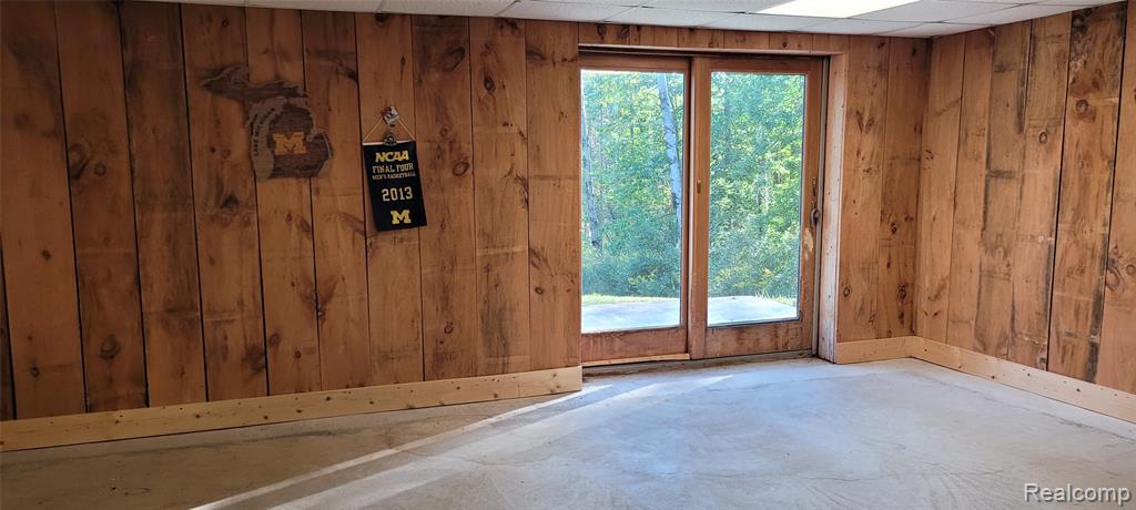 2201 Schnmeid, Six Lakes, MI 48886 — Photo 29
