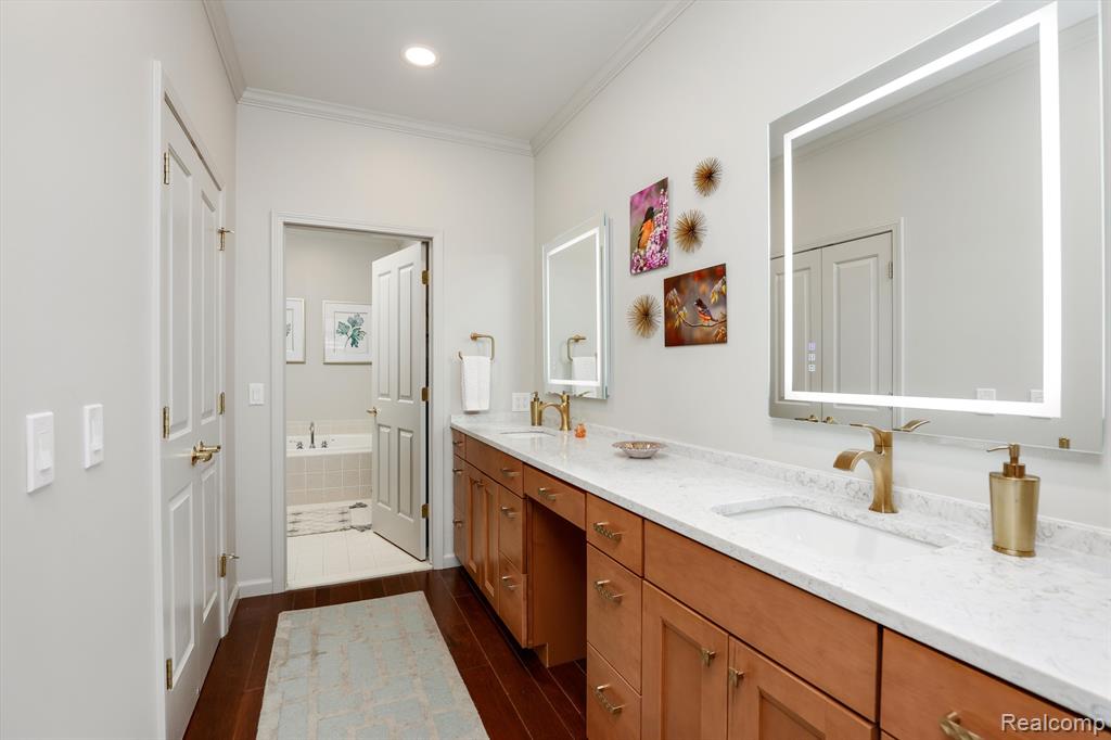 16964 LOCHMOOR Circle E, Northville, MI 48168 — Photo 16