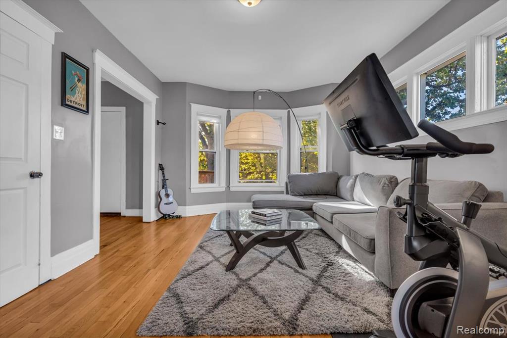 1202 Lawrence St - Photo 3