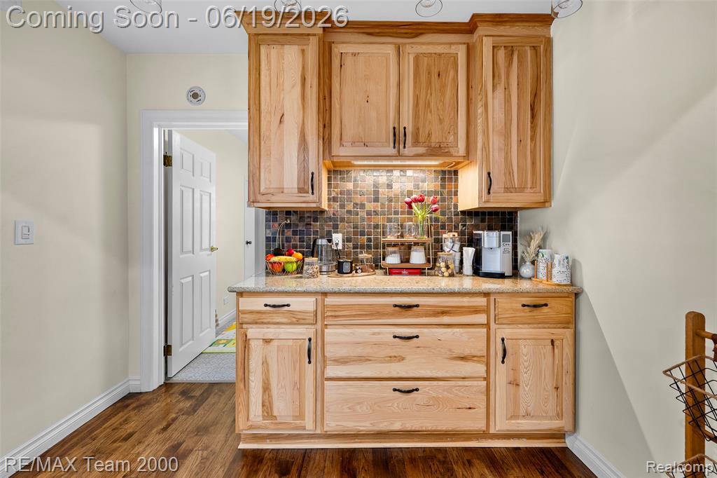 6155 N Silvery Lane, Dearborn Heights, MI 48127 — Photo 16