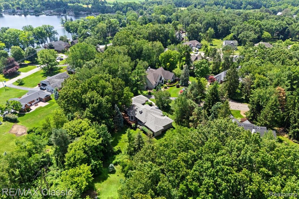 4160 Rolling Pines Court, Commerce Twp, MI 48382 — Photo 50