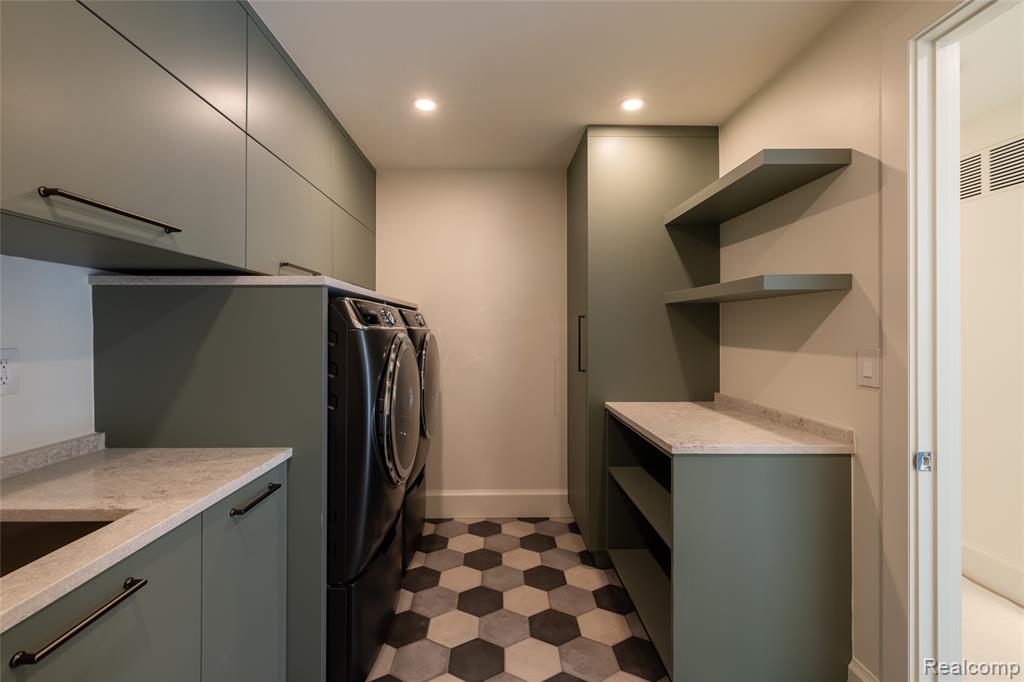 3431 Crooks Road, Troy, MI, 48084