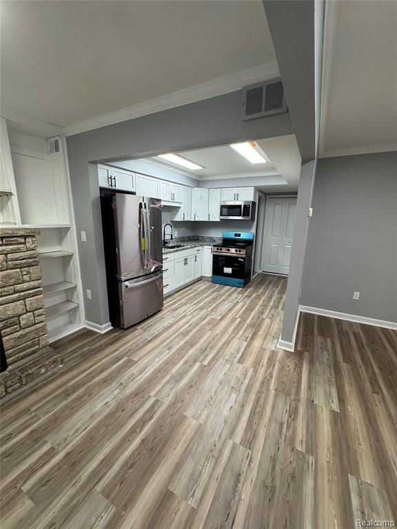 8275 Kennedy Circle, Warren, MI 48093 — Photo 5