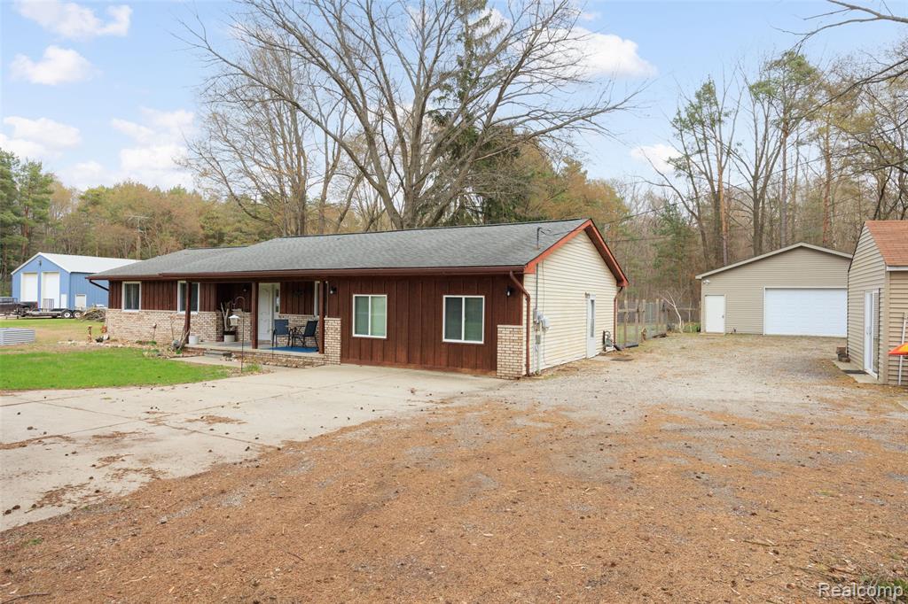 8639 Stone Road, Clay, MI 48001 — Photo 31