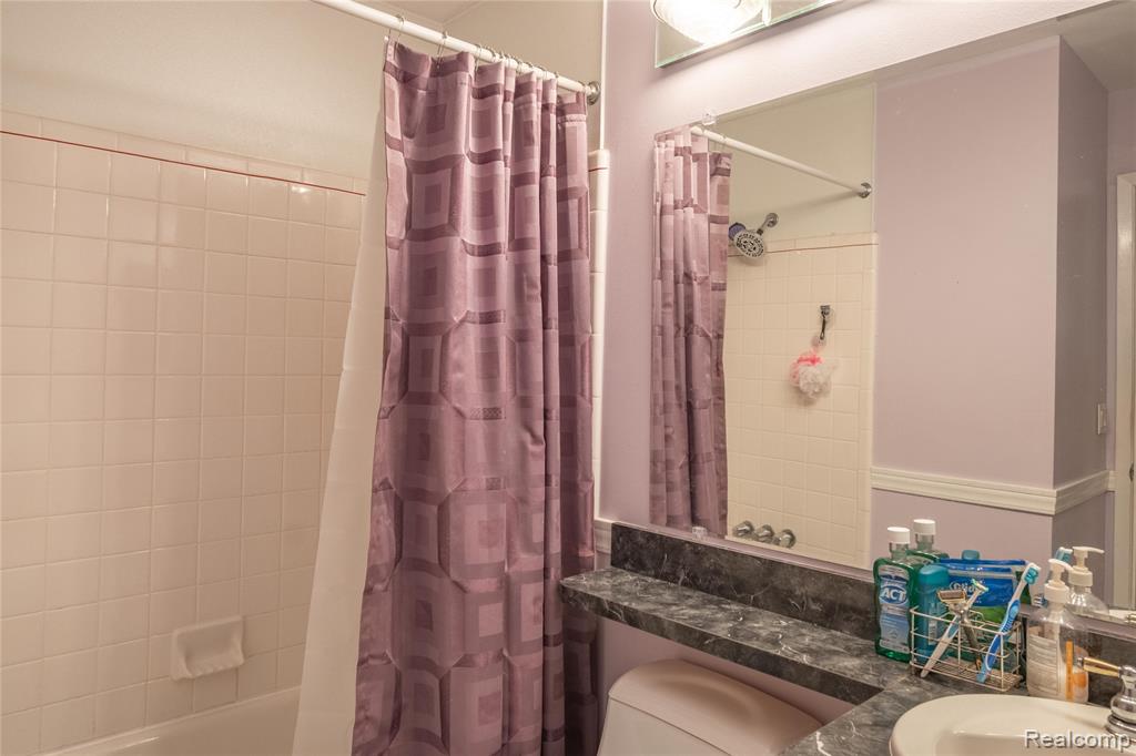 23668 N Rockledge, Novi, MI — Photo 18