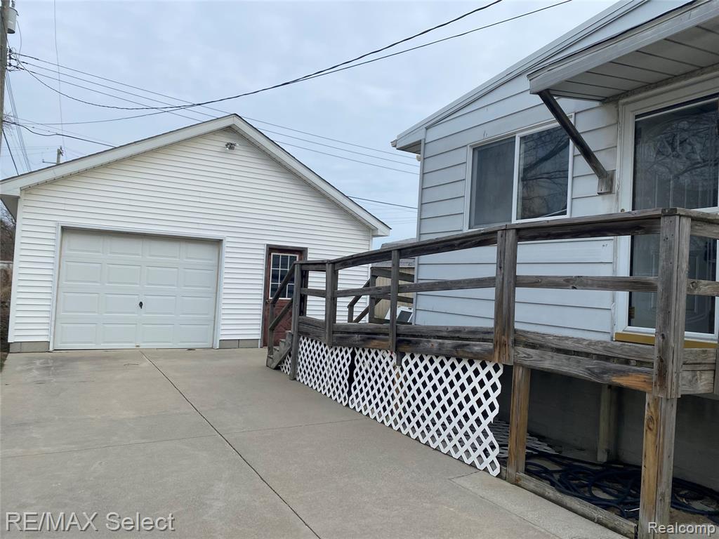 51 Runnels Street, Port Huron, MI 48060 — Photo 3