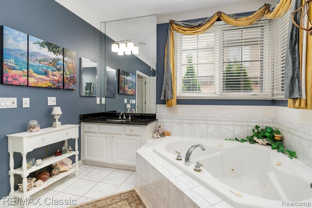 18416 CLAIRMONT Circle E, Northville, MI 48168 — Photo 20