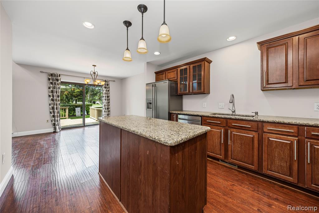740 Eastbridge Court, Rochester Hills, MI 48307 — Photo 17