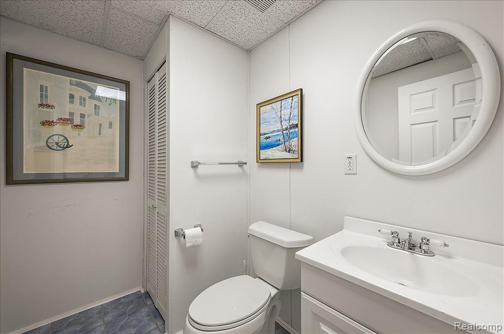7481 Hickory Hill Drive, 25, West Bloomfield, MI — Photo 47