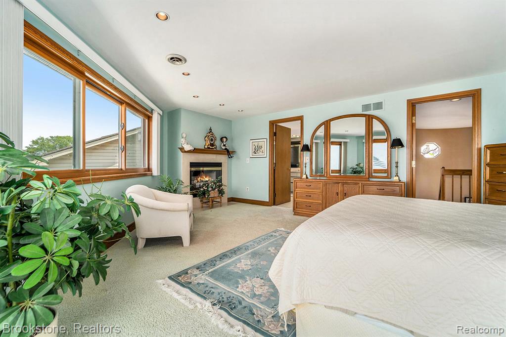 32315 N River Road, Harrison Township, MI — Photo 18