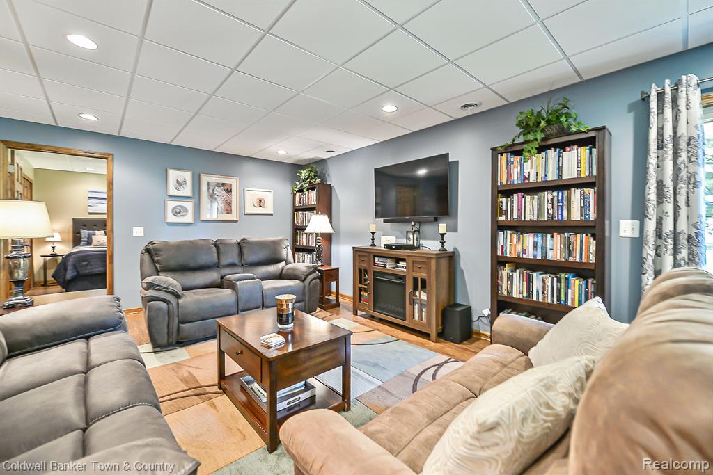 476 HOSTA, Howell, MI 48843 — Photo 27