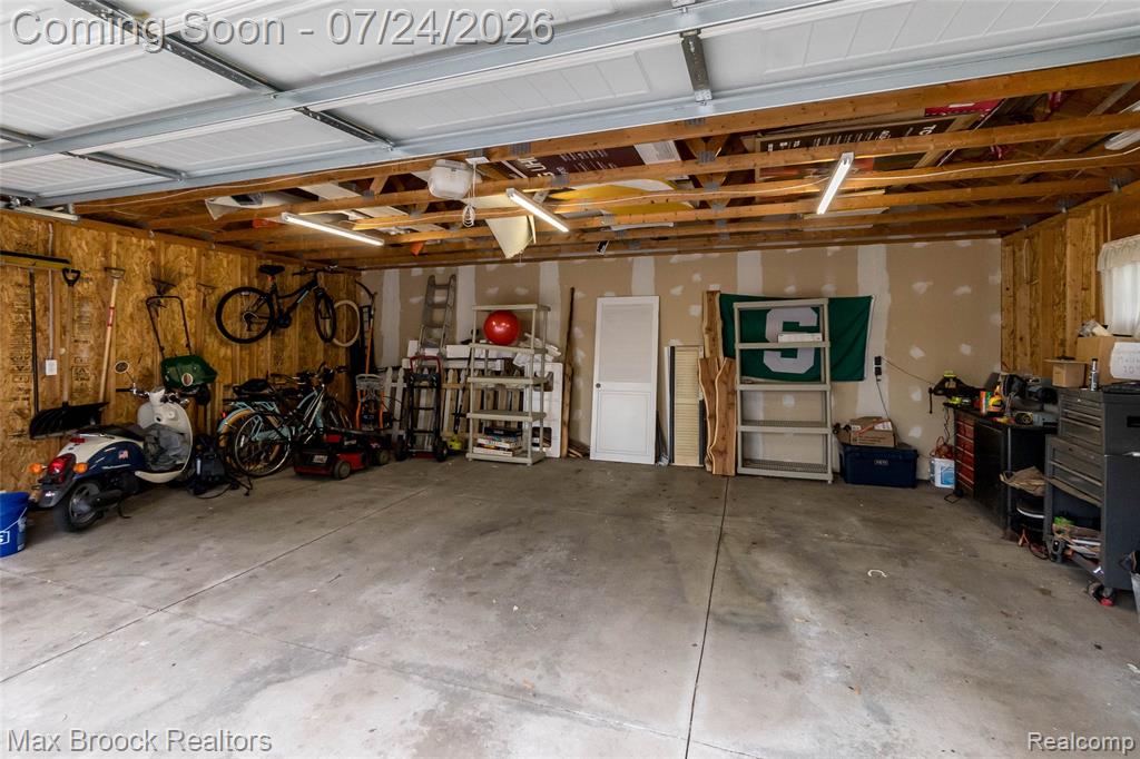 1090 Cambridge Road, Berkley, MI 48072 — Photo 36
