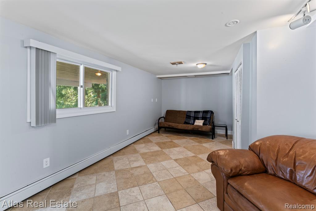 9449 Ridge Road, Goodrich Vlg, MI — Photo 31