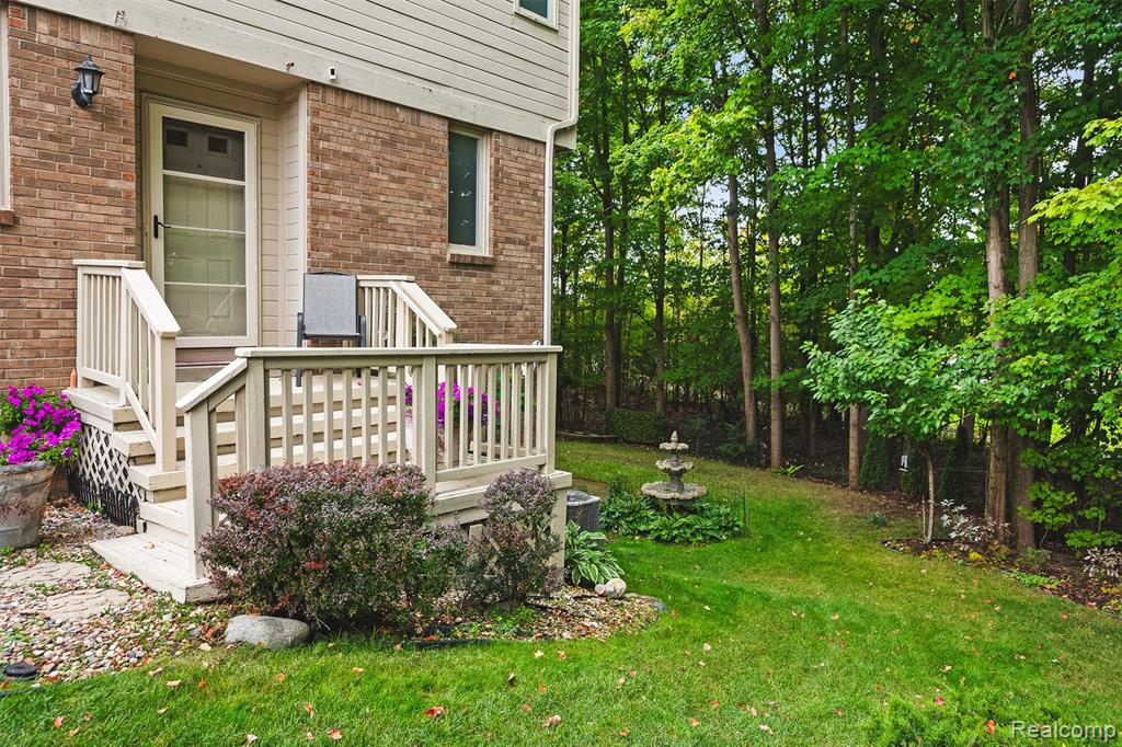 6993 Crosswell Drive, West Bloomfield, MI — Photo 42
