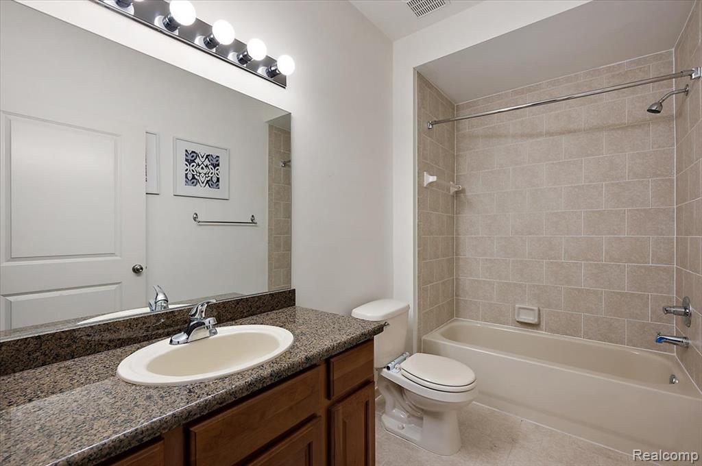 6713 Boulder Pointe Drive, Washington, MI — Photo 21