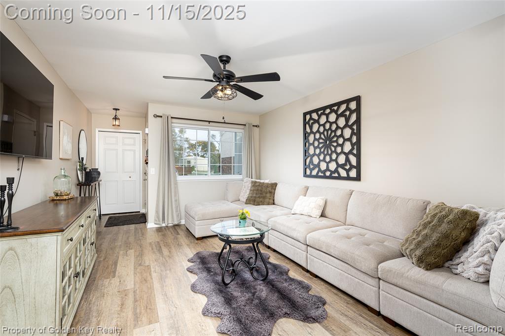 363 Hampton Court, South Lyon, MI 48178 — Photo 6