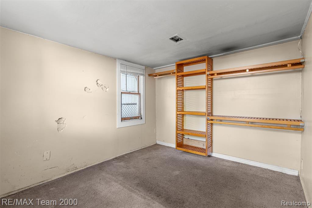 533 E Milton Avenue, Hazel Park, MI 48030 — Photo 17