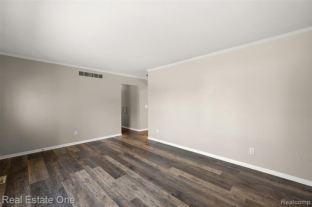 9600 Yale Avenue, Clarkston, MI 48348 — Photo 19