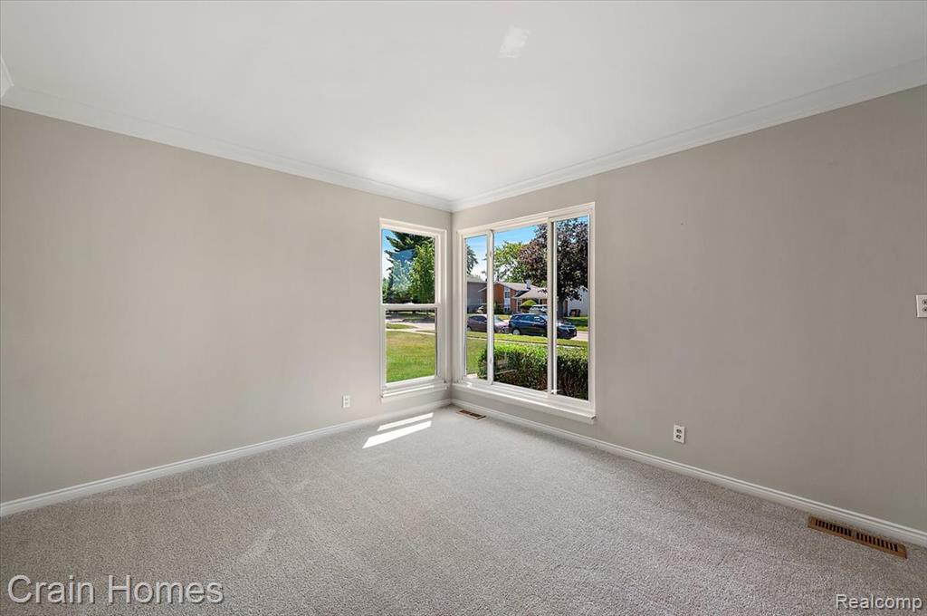 39648 Parklawn Drive, Sterling Heights, MI 48313 — Photo 15