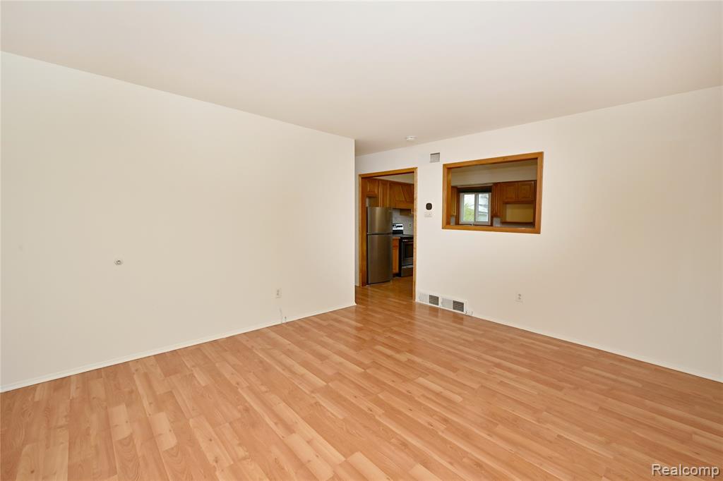 27807 Delton Street, Madison Heights, MI 48071 — Photo 5