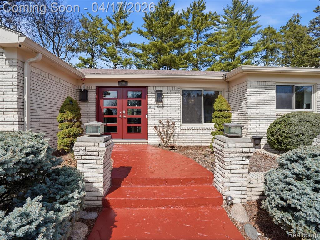 4886 Beacon Hill Drive, Bloomfield Hills, MI 48301 — Photo 4