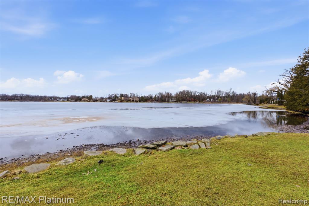 3340 Pineridge Lane, Brighton, MI 48116 — Photo 39