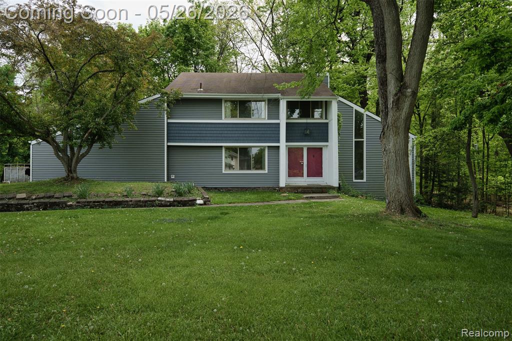 25201 Briarwyke Drive, Farmington, MI 48336