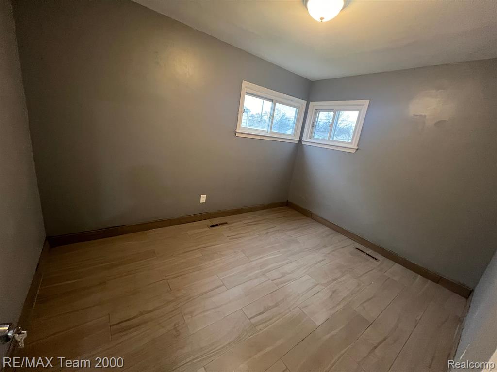 6365 HELEN Street, Garden City, MI — Photo 5