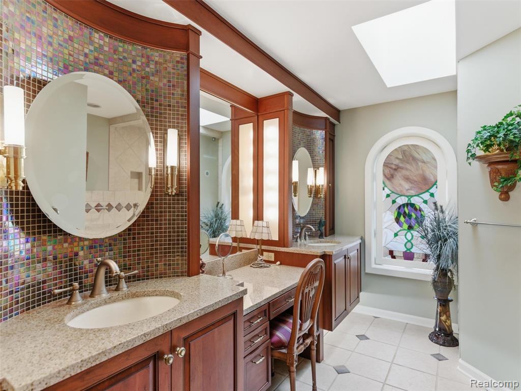 23 Chateaux Du Lac, Fenton, MI 48430 — Photo 24